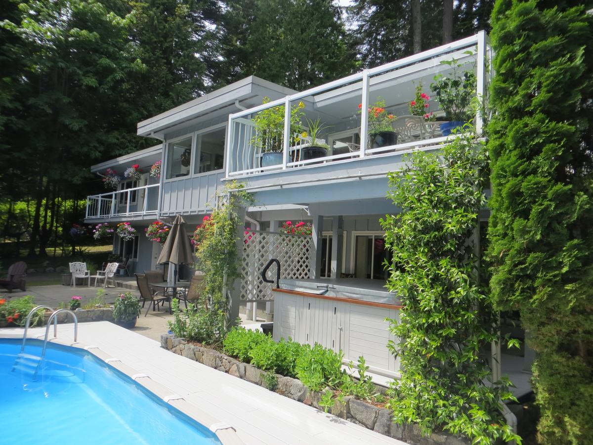 Roberts Creek Caprice B&B 외부 사진